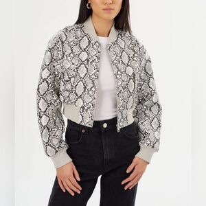 NWT LaMarque Evelin Faux Leather‎ Cropped Bomber in Python Print Size XL